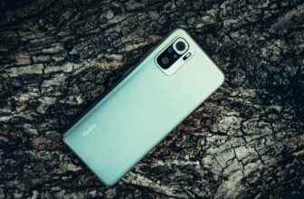 Xiaomi Redmi Note 10 im Wald – Die perfekte Kombination aus Leistung und Preis